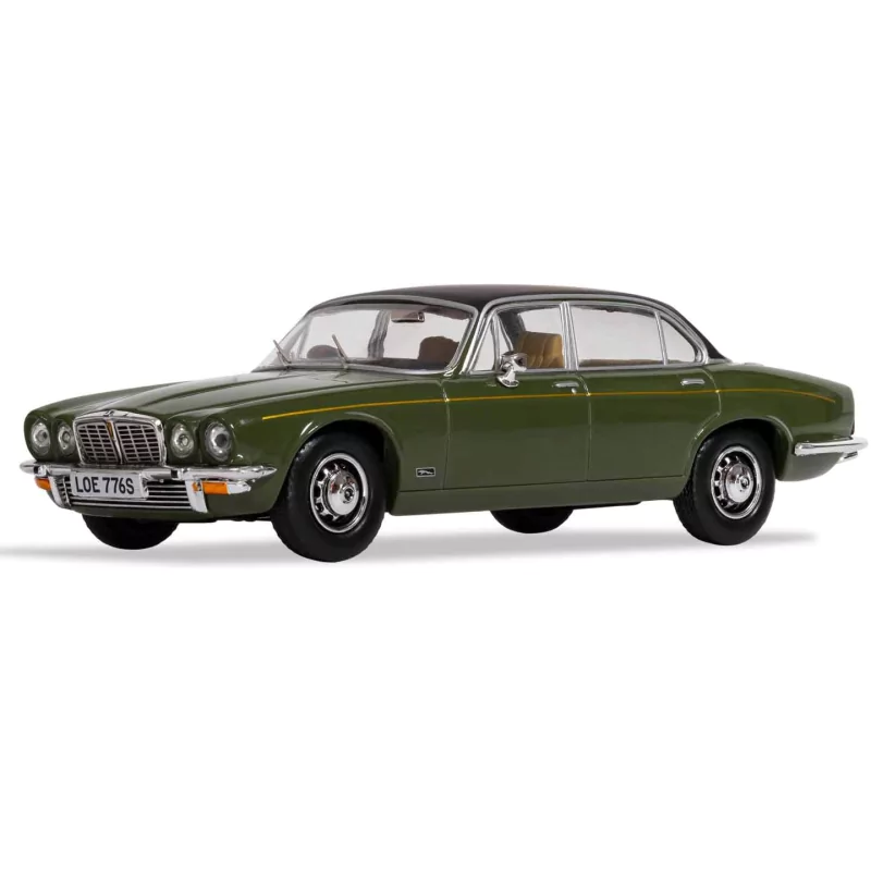 Marketplace : Jaguar XJ12 Series 2 LWB Juniper - CORGI - 1:43
