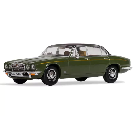 Marketplace : Jaguar XJ12 Series 2 LWB Juniper - CORGI - 1:43