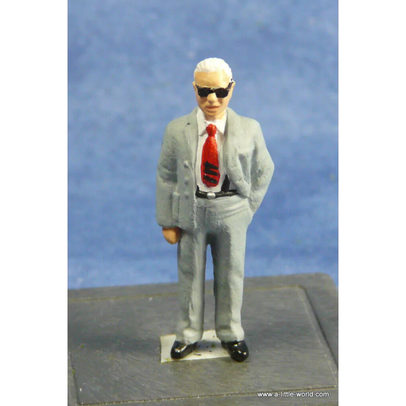 Marketplace : Personnage ENZO FERRARI - résine 1:43
