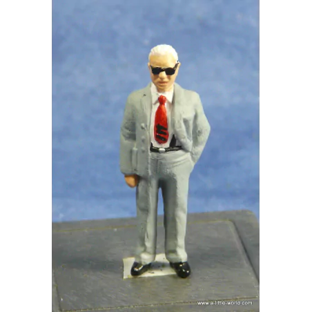 Marketplace : Personnage ENZO FERRARI - résine 1:43