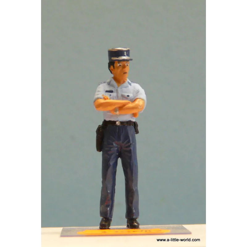 Marketplace : Personnage GENDARME - Résine - 1:43