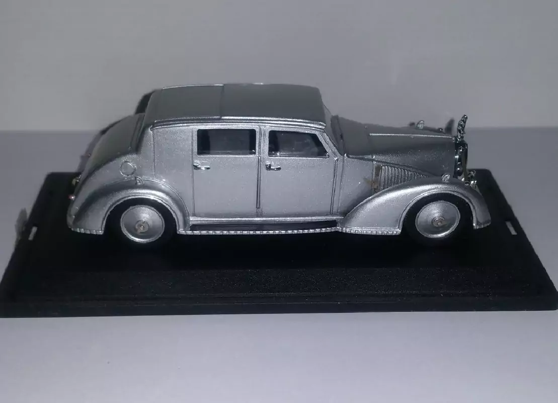 VOISIN Ambassade 1935 Gris- 1/43ème - CLASSIQUES |Pièces et kits po...