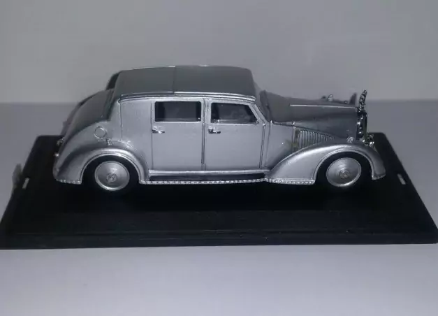 VOISIN Ambassade 1935 Gris- 1/43ème - CLASSIQUES |Pièces et kits po...