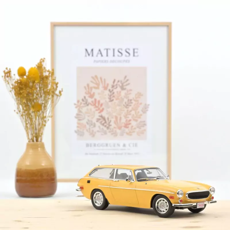 Marketplace - Volvo 1800 ES (version US) 1972 Jaune - Norev - 1:18
