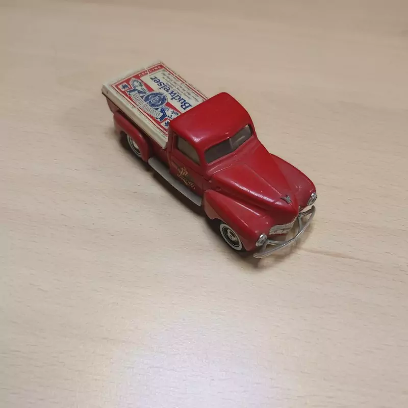 En l'état : Dodge 1946 Pick-up Budweiser - SOLIDO - 1:43
