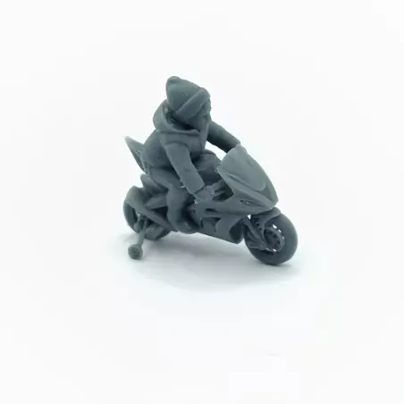 Diorama 1:43 – Timothée sur sa moto électrique | Figurine 3D Creative