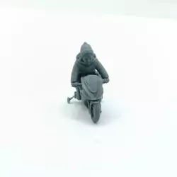 Diorama 1:43 – Timothée sur sa moto électrique | Figurine 3D Creative
