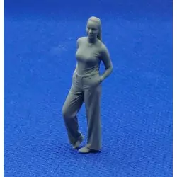 Diorama : Femme fait la pose (Clara) - 3D Creative - 1:43