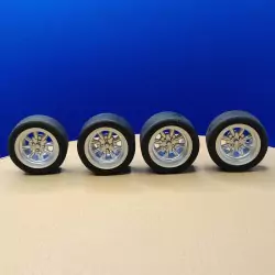 4 roues 8 branches ø29.50 mm - 2AV/2AR - Résine - 1:18