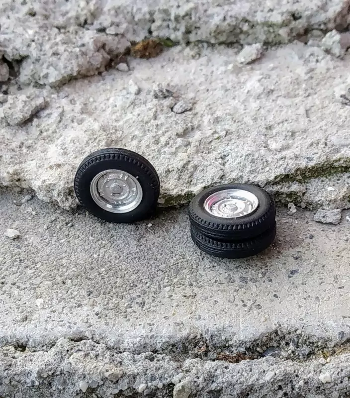 4 roues complètes - Ø15.30 mm - Ech. 1:43 - Alu et white metal