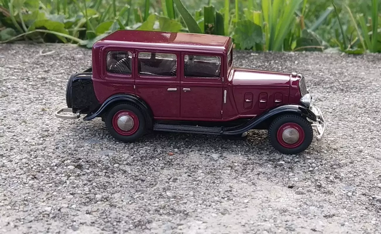 Renault Monaquatre 1934 - Bordeaux - Ech. 1:43 - Classiques