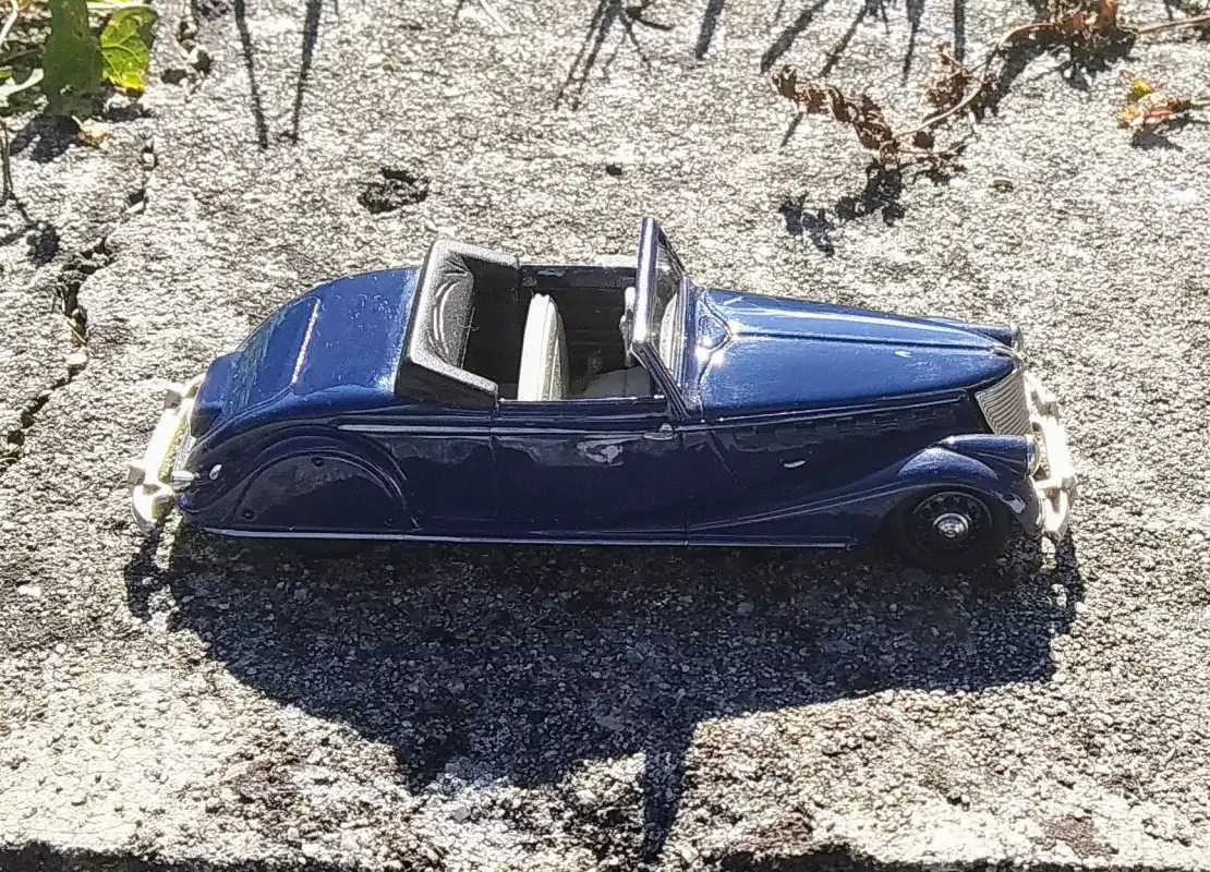 RENAULT Suprastella Bleu - Ech. 1:43 - Classiques