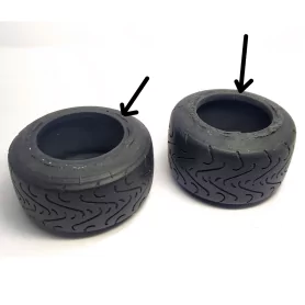 EN L'ÉTAT - 4 pneus Formule 1 en résine souple - Ech. 1:18 - Pour j...