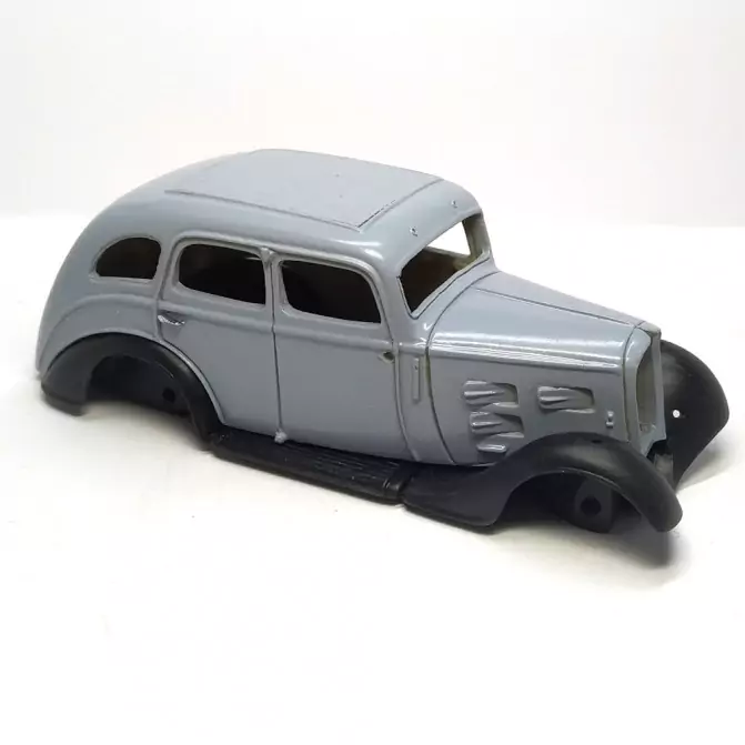 Carrosserie en l'état : Peugeot 301 D Berline - 1:43