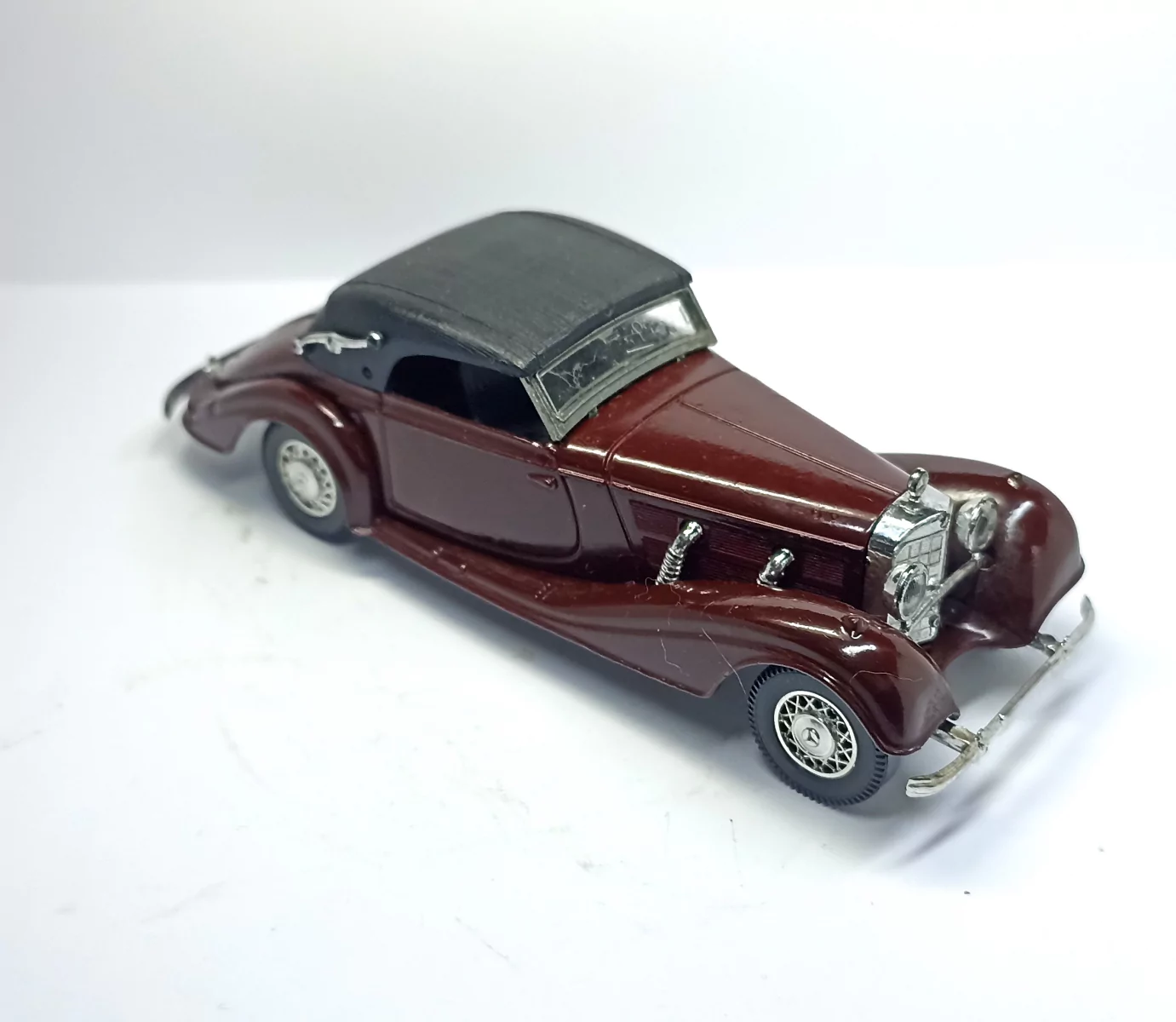 En l'état : Mercedes 540K 1939 - 1:43 - Bordeaux - SOLIDO