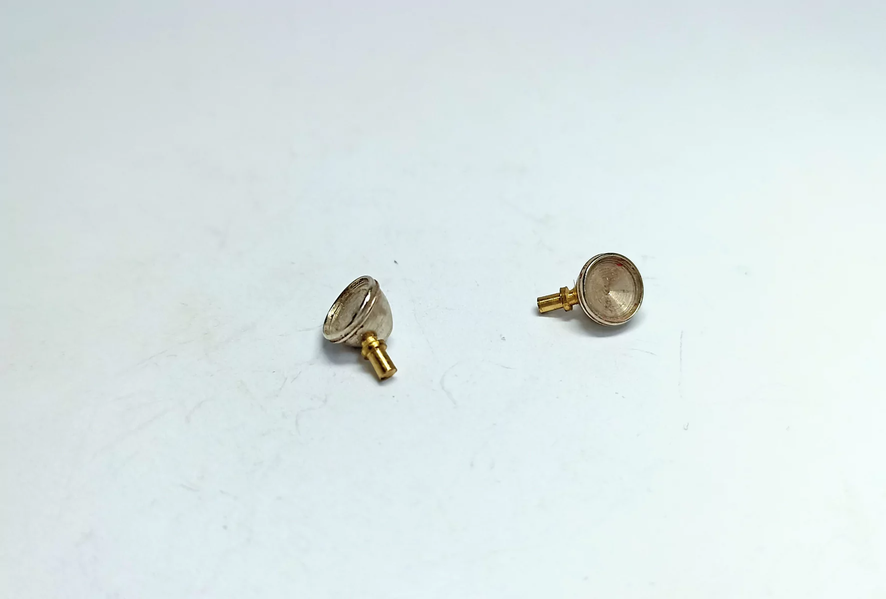 2 phares avec axe en laiton - ø6mm |Pièces et kits pour voitures mi...