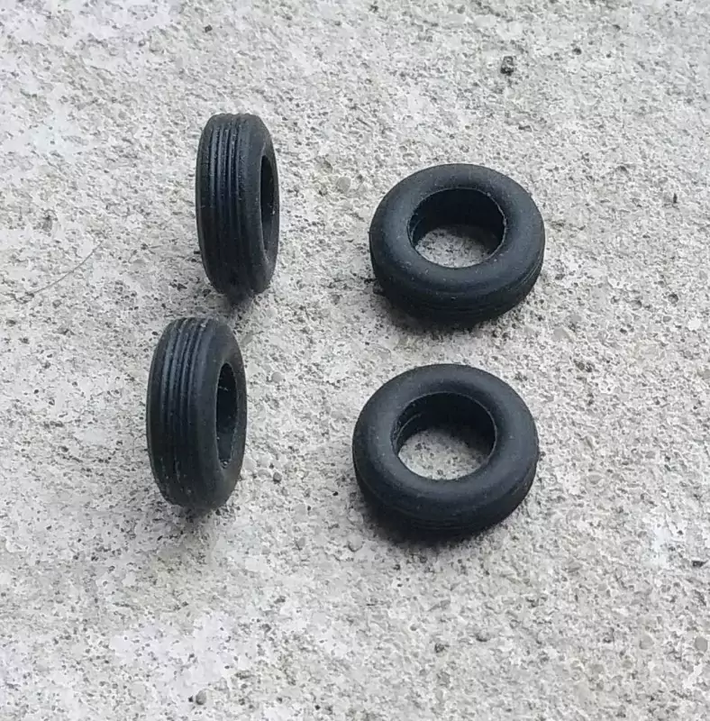 Pneus souples par 4 - ø intérieur 8.20mm - Ech. 1:43