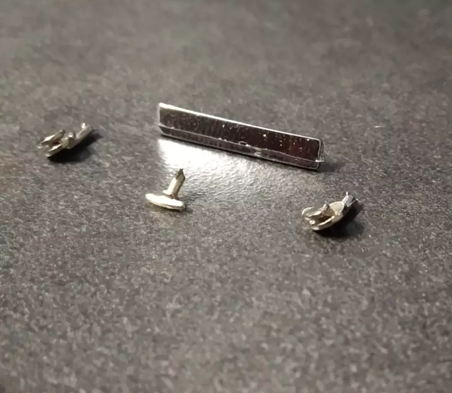 Peugeot 401 - Pièces métal arrière - Ech 1:43