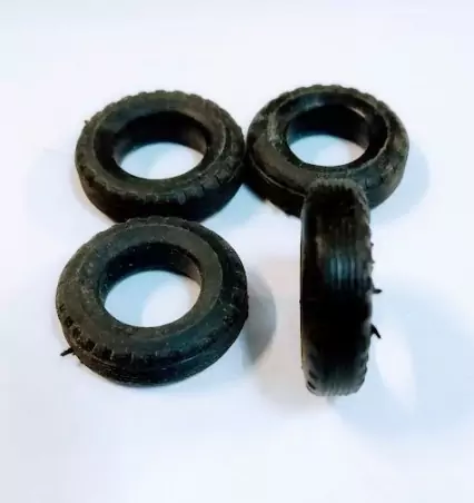Pneus souples - Exterieur 2 cm - Intérieur 1 cm - Lot de 4