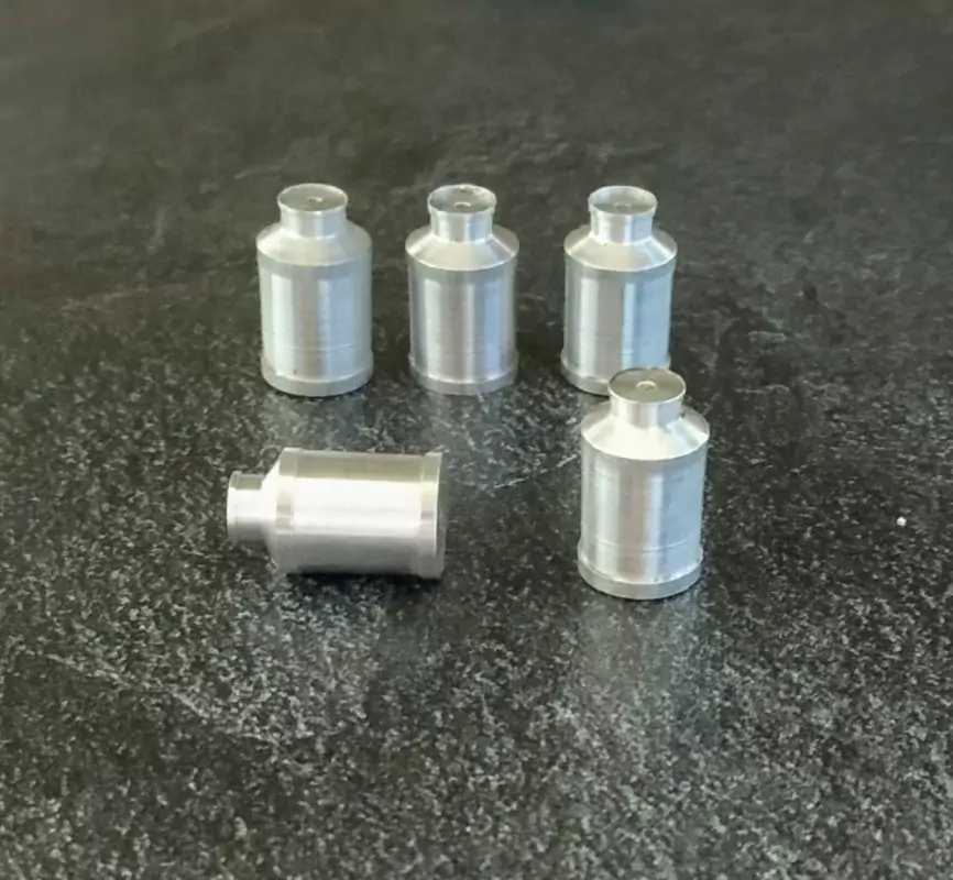 5 Bidons à lait en aluminium - Lg : 13.40mm pour dioramas et miniat...