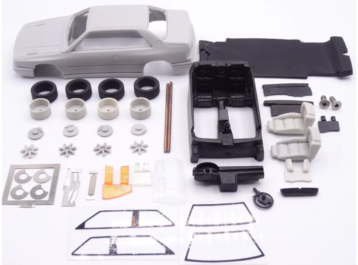 Marketplace : KIT - MASERATI GHIBLI 1997 - Alezan - 1:43 |Pièces et...