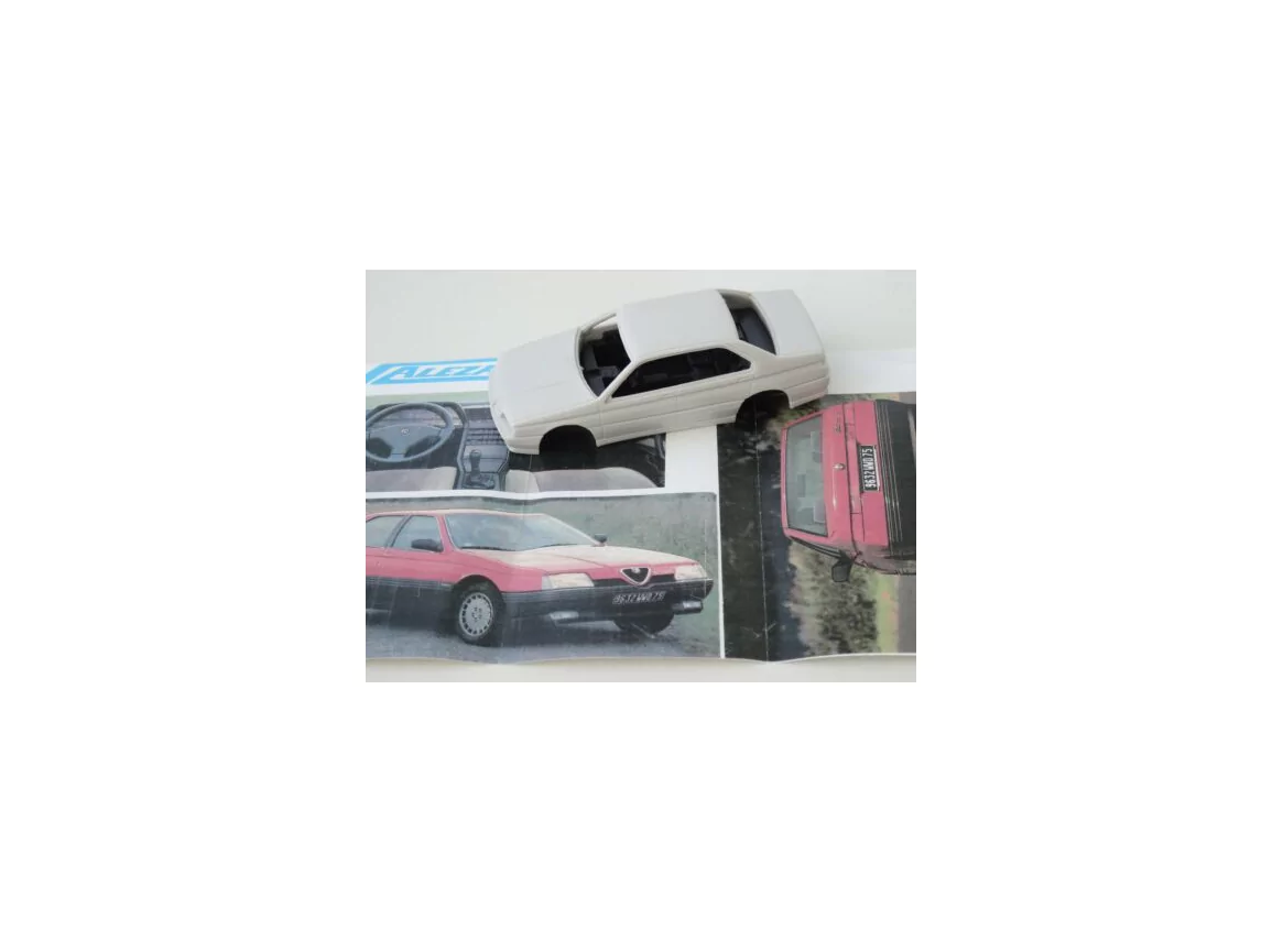 Marketplace : ALEZAN MODELS KIT 1/43 ALFA ROMEO 164 3,0 L V6 1988 - ALEZAN  - 1:43