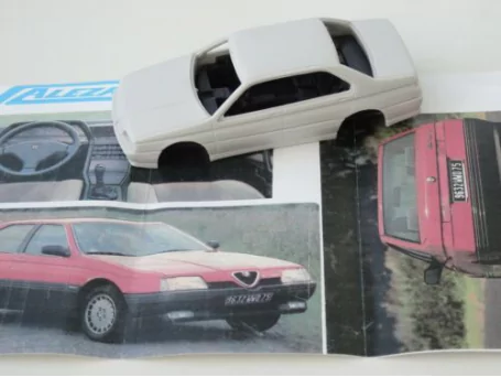 Marketplace : ALEZAN MODELS KIT 1/43 ALFA ROMEO 164 3,0 L V6 1988 - ALEZAN  - 1:43