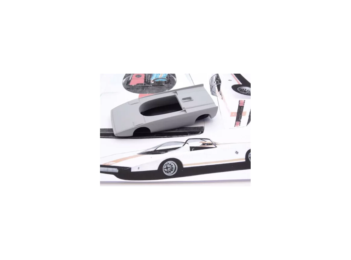 Marketplace : ALEZAN MODELS KIT 1/43 ALFA ROMEO 33 SPIDER PININFARINA 1971 - ALEZAN  - 1:43