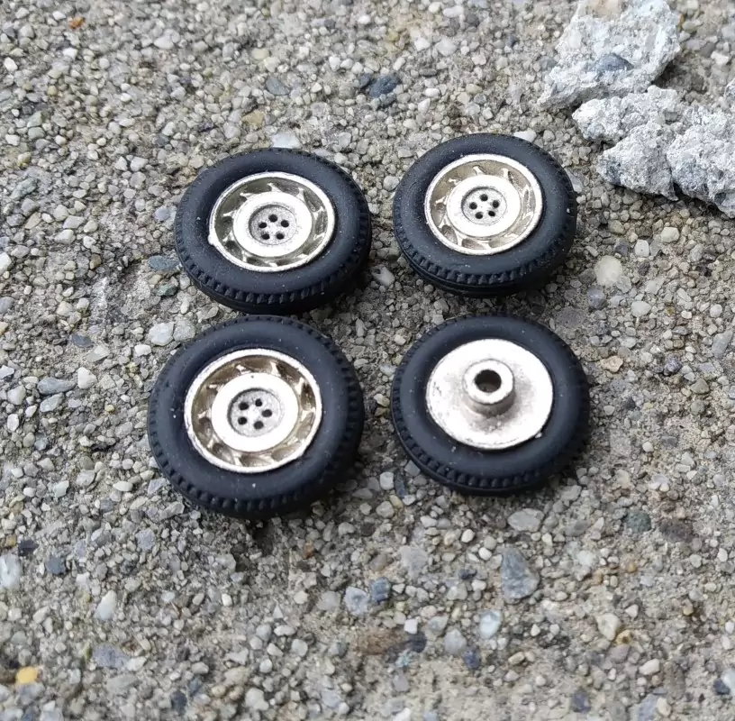 4 roues complètes  - Ø 16mm - Ech. 1:43 - White Metal