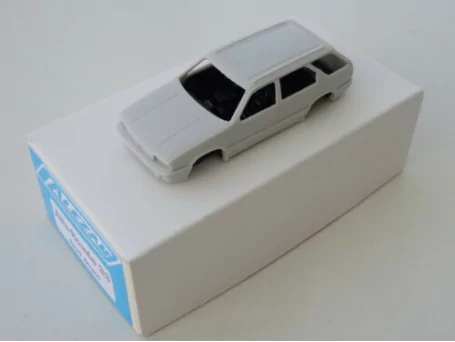 Marketplace : ALEZAN MODELS KIT 1/43 ALFA ROMEO 33 SPORT WAGON 1989 - ALEZAN  - 1:43