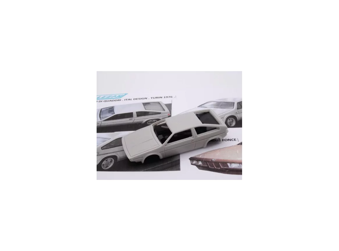 Marketplace : ALEZAN MODELS KIT 1/43 BMW ASSO DI QUADDRI ITAL DESIGN 1976 - ALEZAN  - 1:43