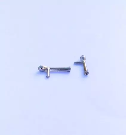 2 Klaxons en white metal - Ech 1:43 - Environ 10.30 mm