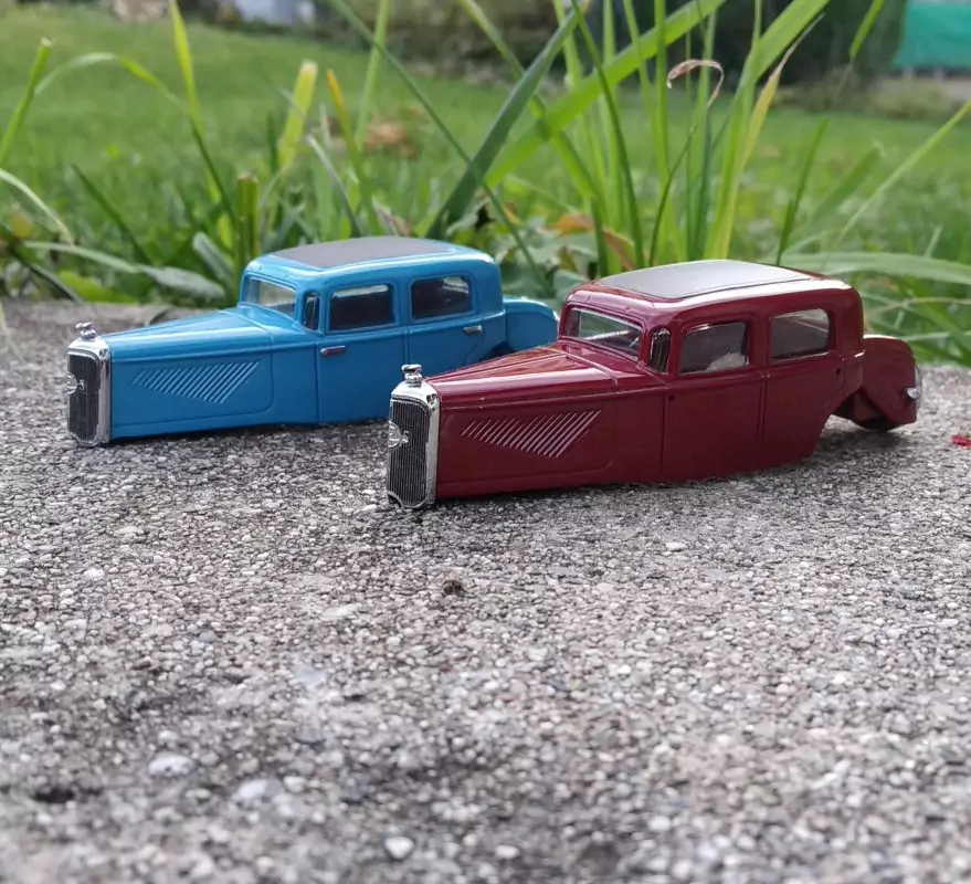 En l'état - Carrosserie en résine -PANHARD Berline Panoramique - Ech 1:43