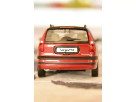 Marketplace : RENAULT Laguna Nevada Phase II - UNIVERSAL HOBBIES - ...