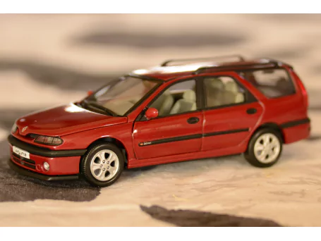 Marketplace : RENAULT Laguna Nevada Phase II - UNIVERSAL HOBBIES - ...