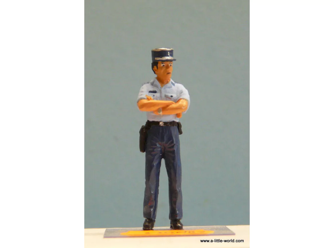 Marketplace : Personnage GENDARME - Résine - 1:43