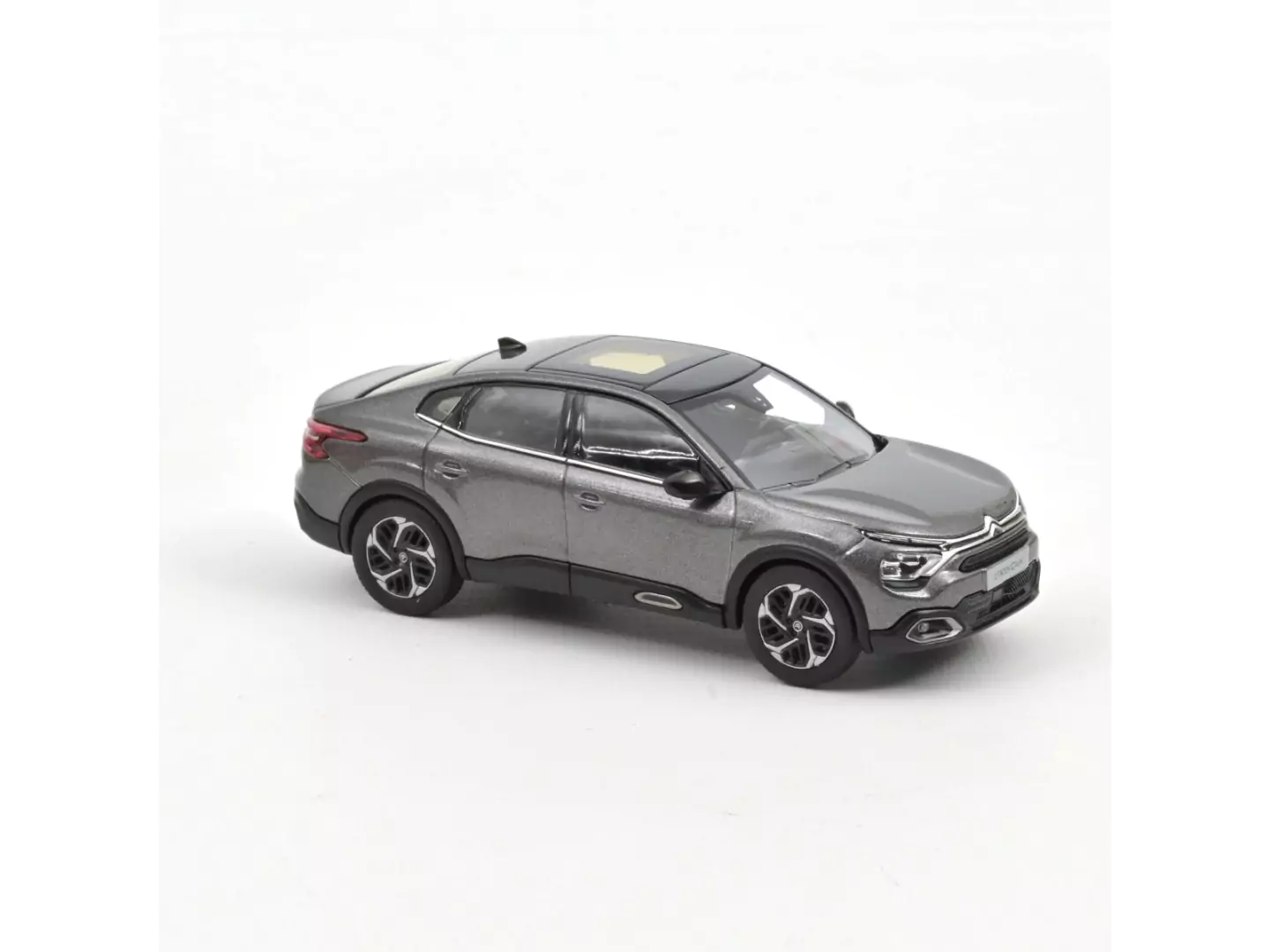 Marketplace : Citroën C4 X 2023 Gris Platinium - Norev - 1:43
