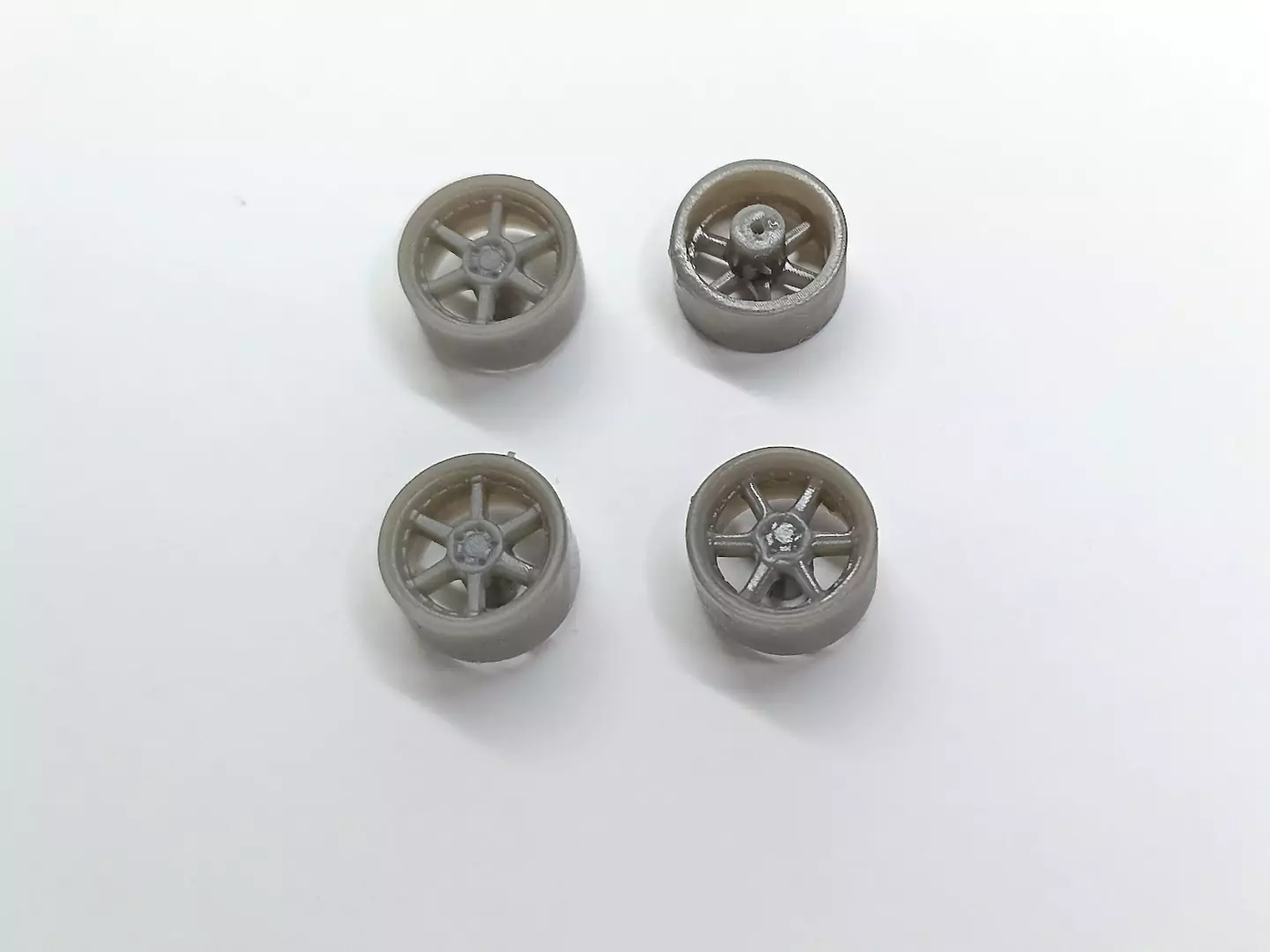 4 jantes ø9.20 mm - Résine 3D - 1:43