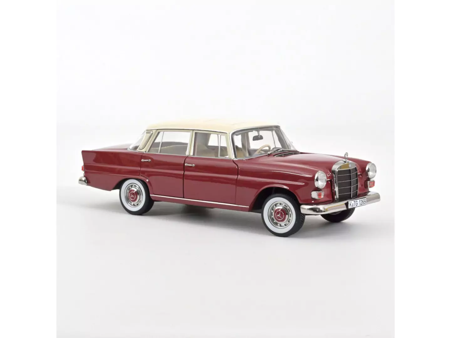 Marketplace - Mercedes-Benz 200 1966 Rouge - Norev - 1:18