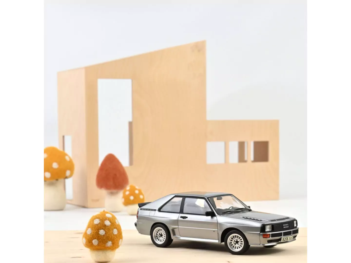 Marketplace - Audi Sport quattro 1985 Gris métallisé - Norev - 1:18