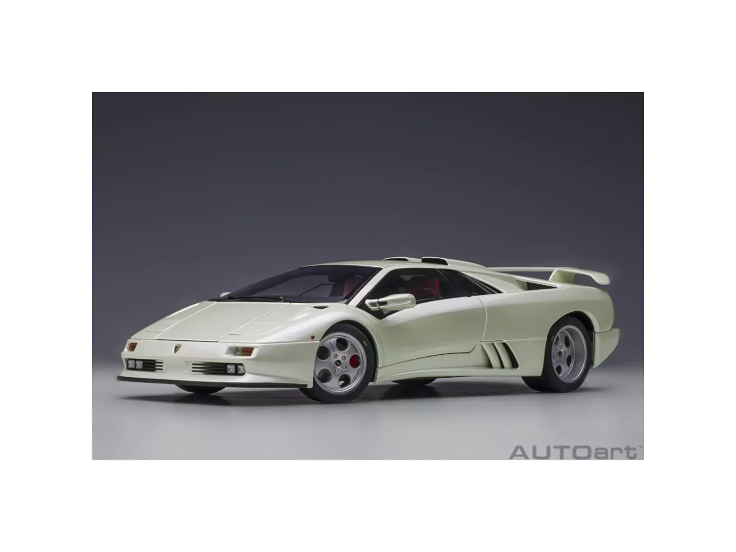 Marketplace - Lamborghini Diablo SE30 JOTA 1995 Blanc - Autoart - 1:18